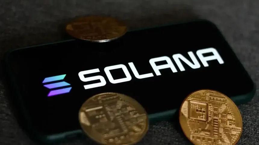 VanEck Launches VSOL as Solana ETF Competition Heats Up Ahead of Fidelity’s FSOL