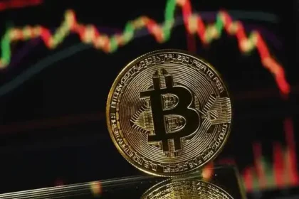 Saylor’s Strategy Buys $75.3M in Bitcoin as BTC Briefly Drops Below $75K