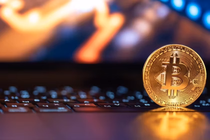 US Spot Bitcoin ETFs Add $225M as BlackRock’s IBIT Offsets Major Redemptions