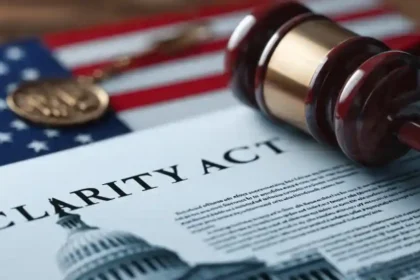 US Banks Raise Alarms Over Stablecoin Yield: Why the CLARITY Act is Stalling